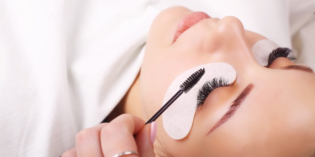 eyelash extensions vs. eyelash enhancement in Calgary